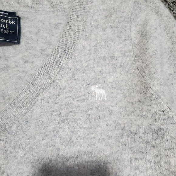 Abercrombie & Fitch Y2K 100% Cashmere Neutral Minimalist V-Neck Sweater - Large - Picture 4 of 8